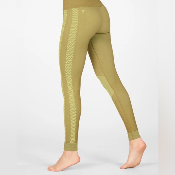 Fabletics High-Waisted Seamless Check Legging
Thyme color - Picture 2 of 7